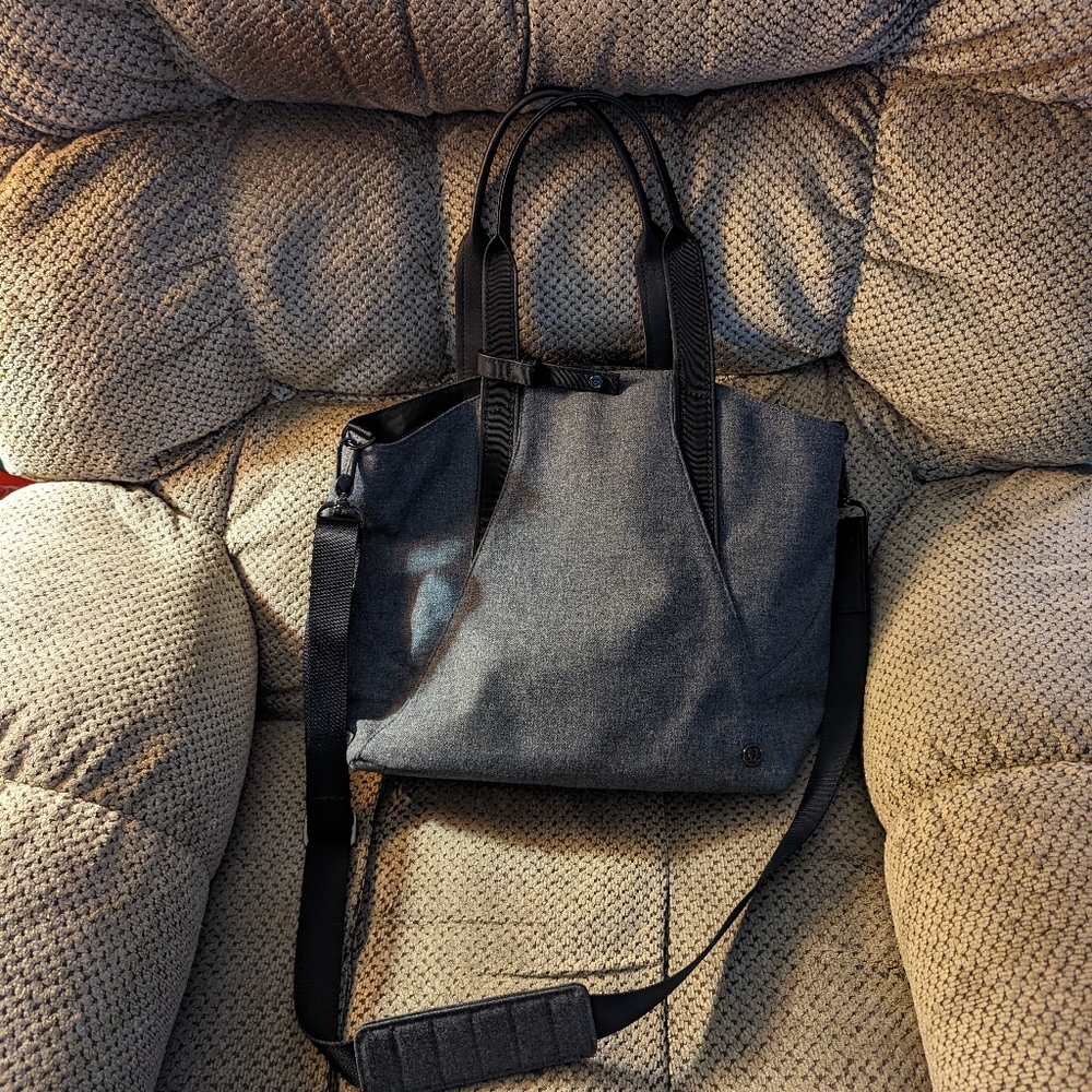 Lululemon all day tote mini